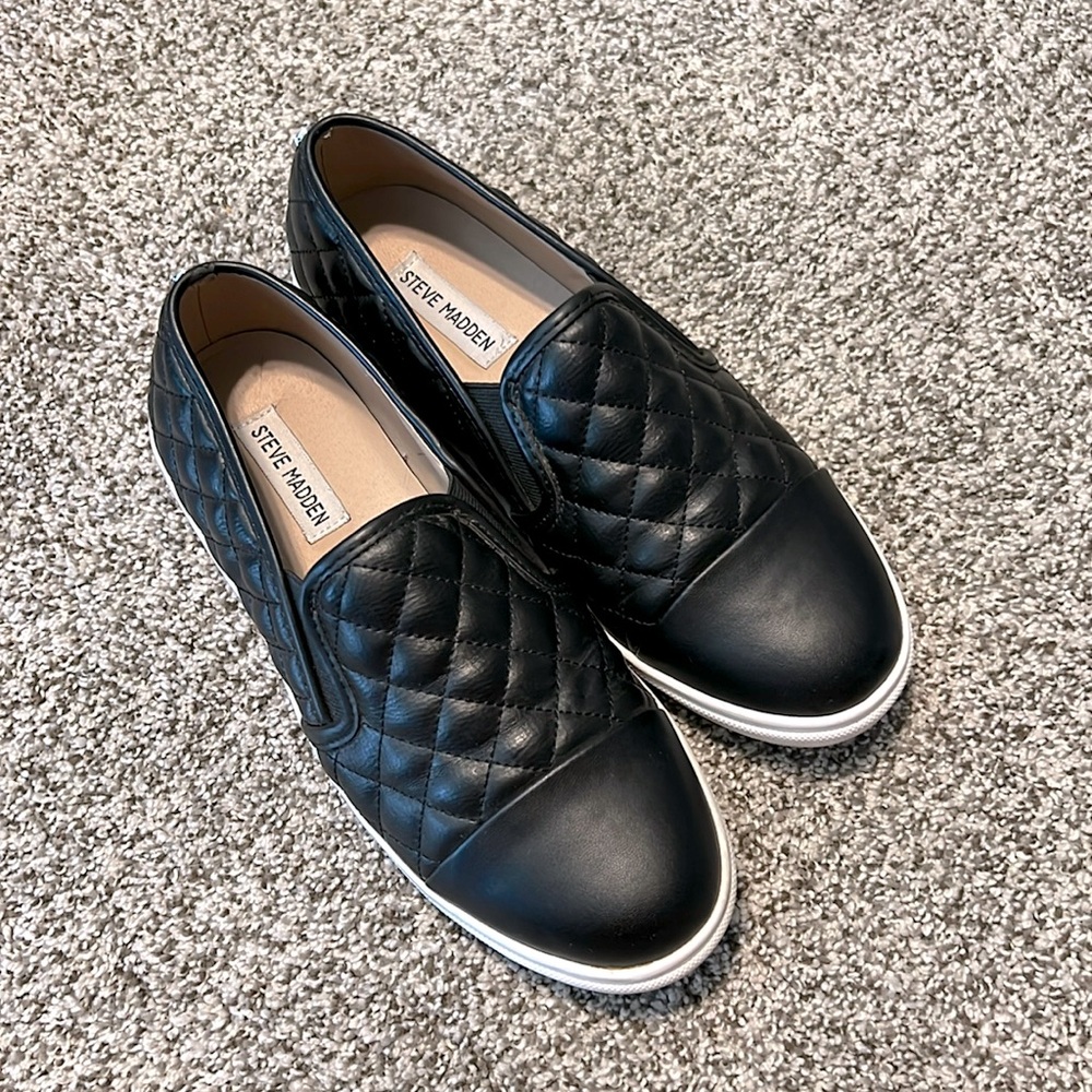 Steve Madden women’s size 9 Zaander slip on leather sneaker black